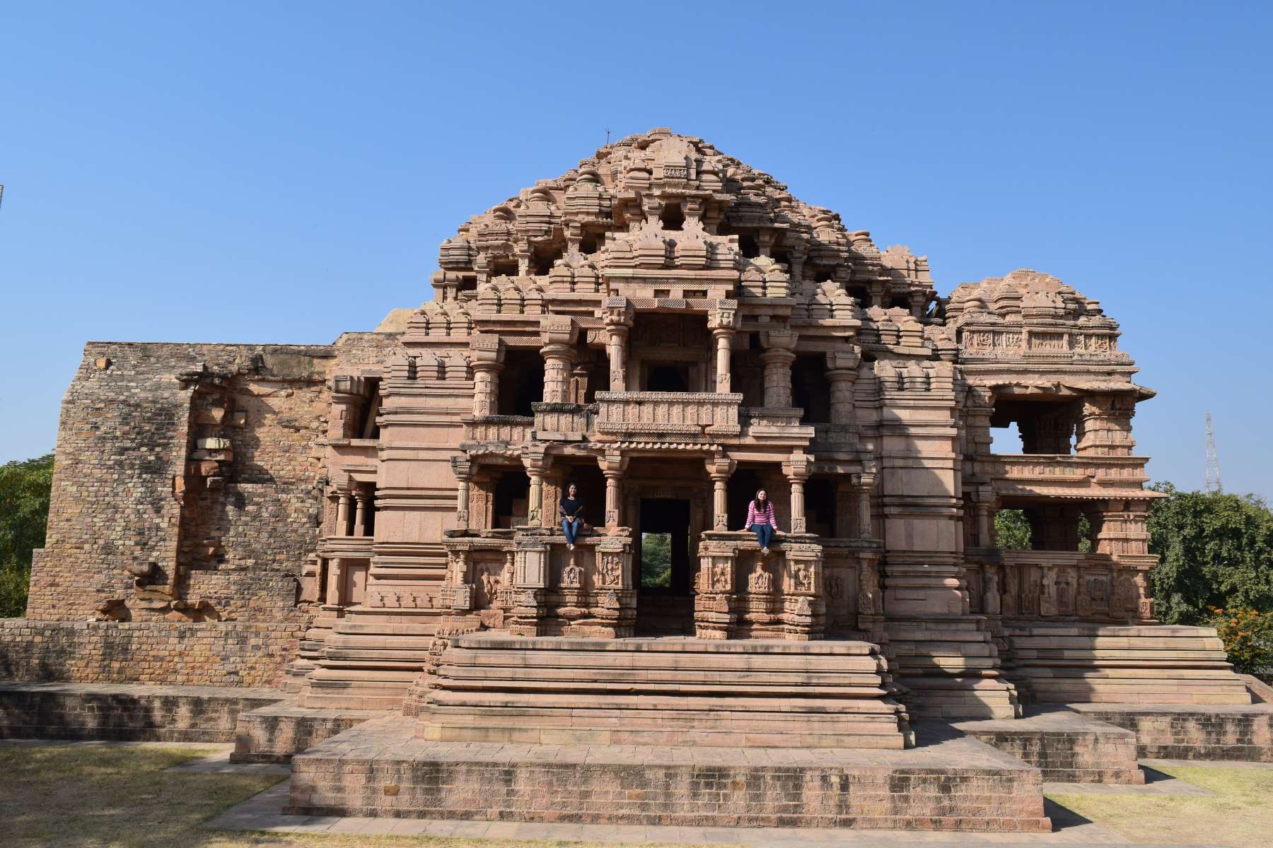 20-enigmatic-facts-about-sasbahu-temple