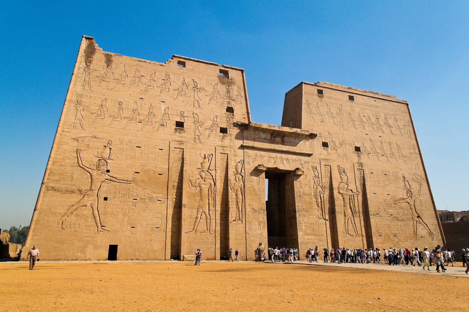 20-enigmatic-facts-about-temple-of-edfu