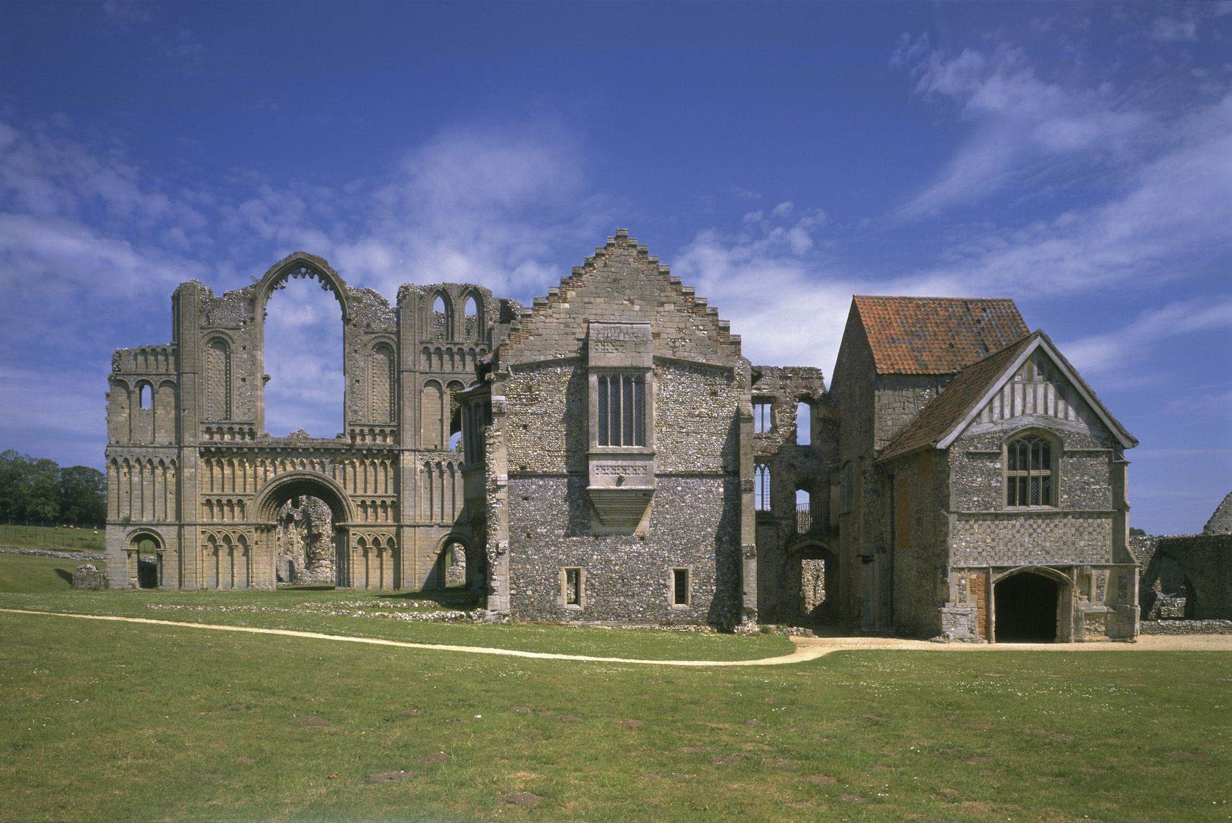 20-fascinating-facts-about-castle-acre-priory