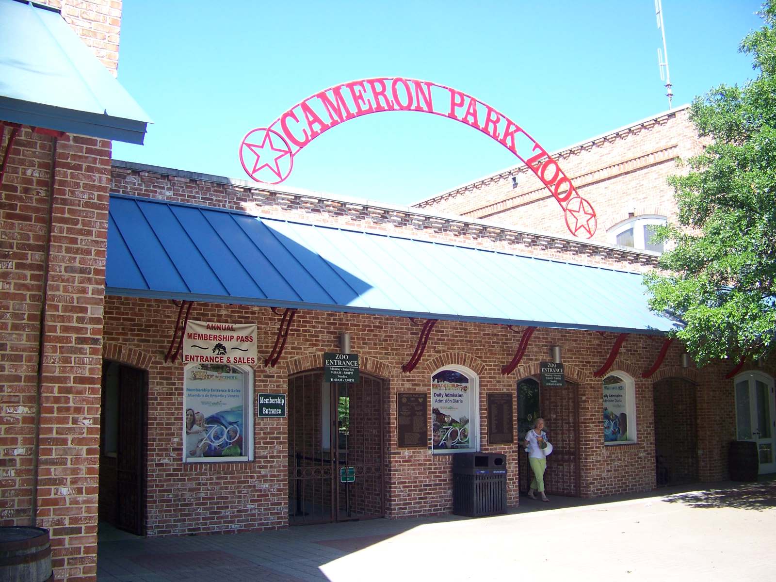 20-unbelievable-facts-about-cameron-park-zoo