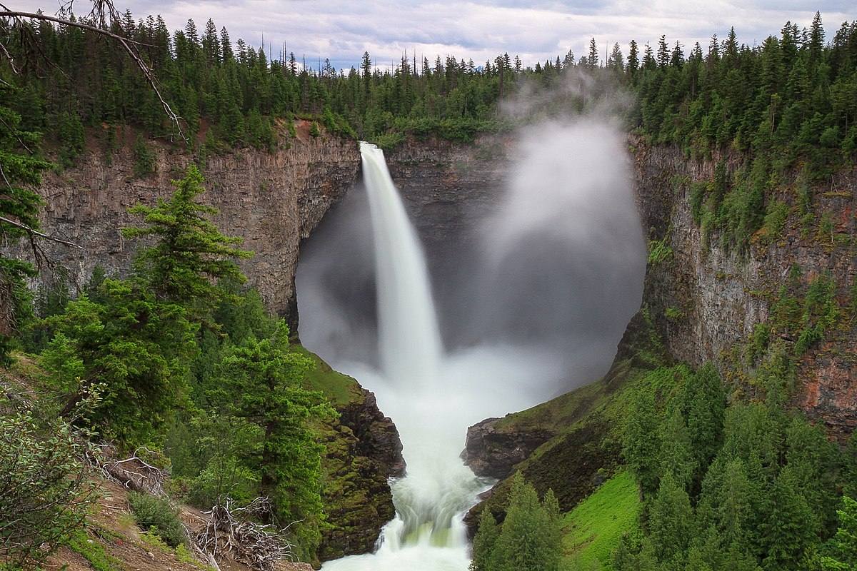20-unbelievable-facts-about-helmcken-falls