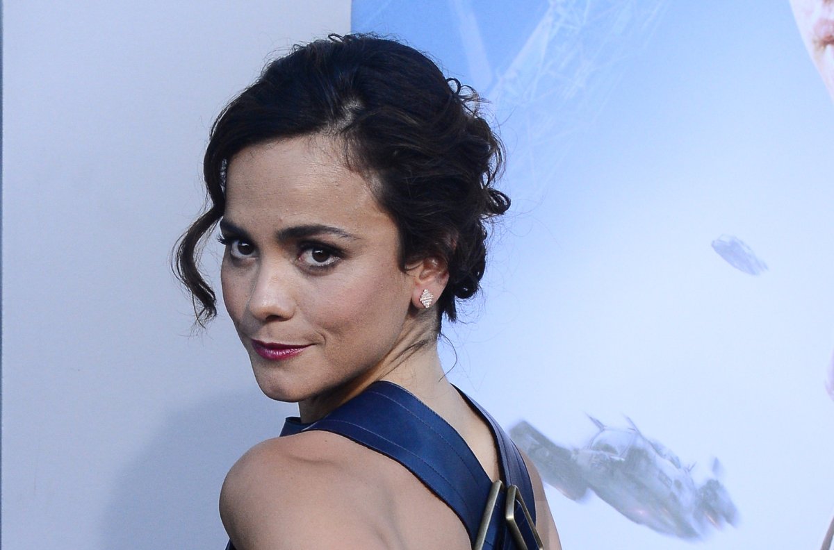 41-facts-about-alice-braga