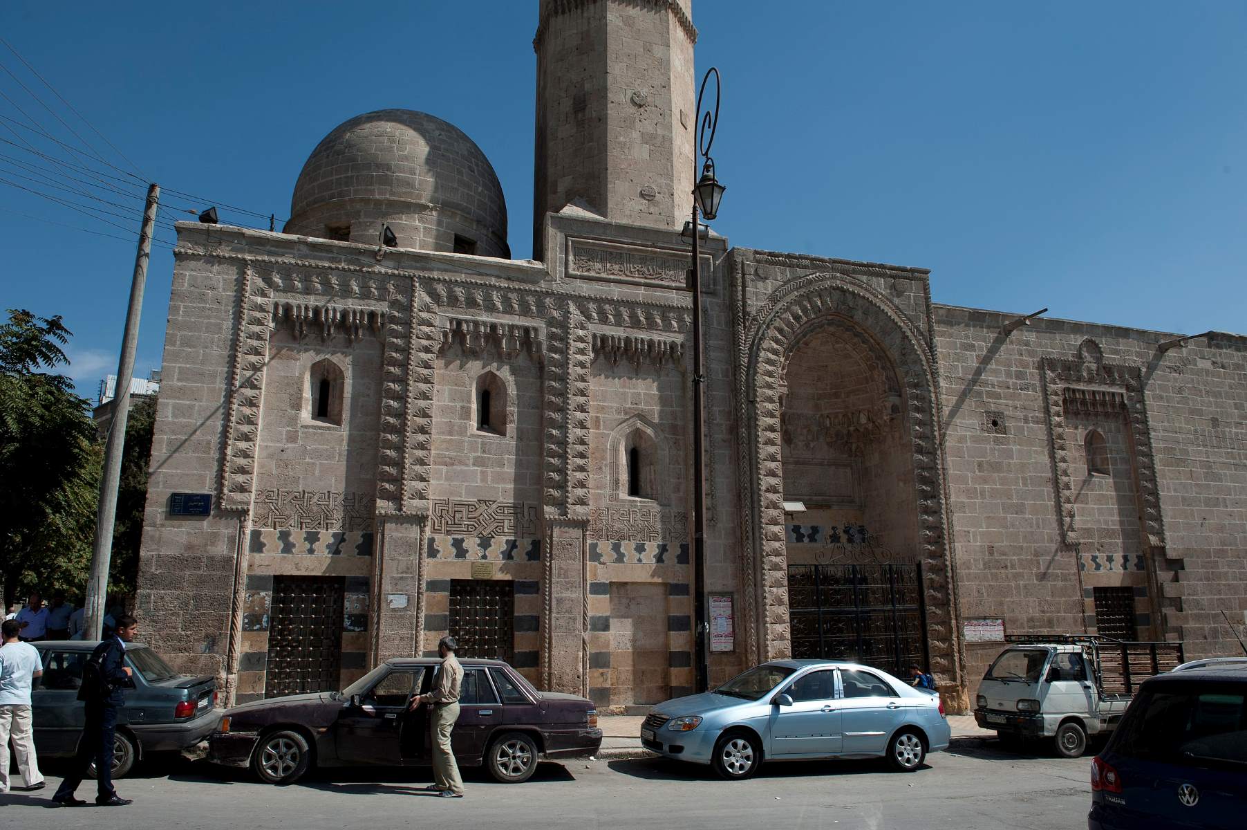 8-extraordinary-facts-about-al-otrush-mosque