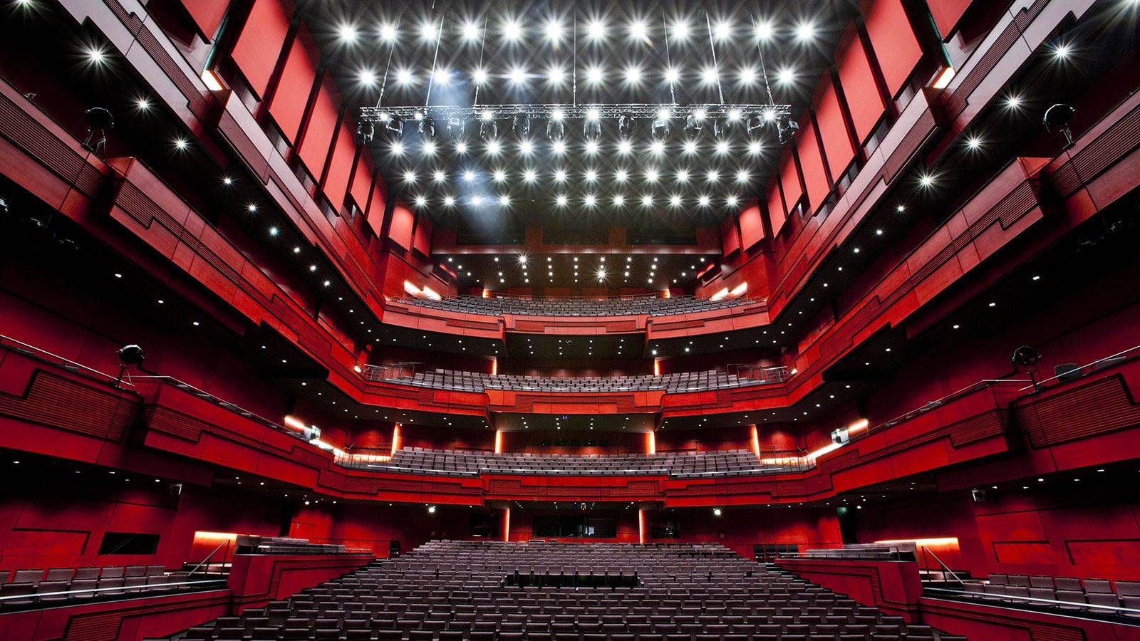 8-surprising-facts-about-harpa-concert-hall