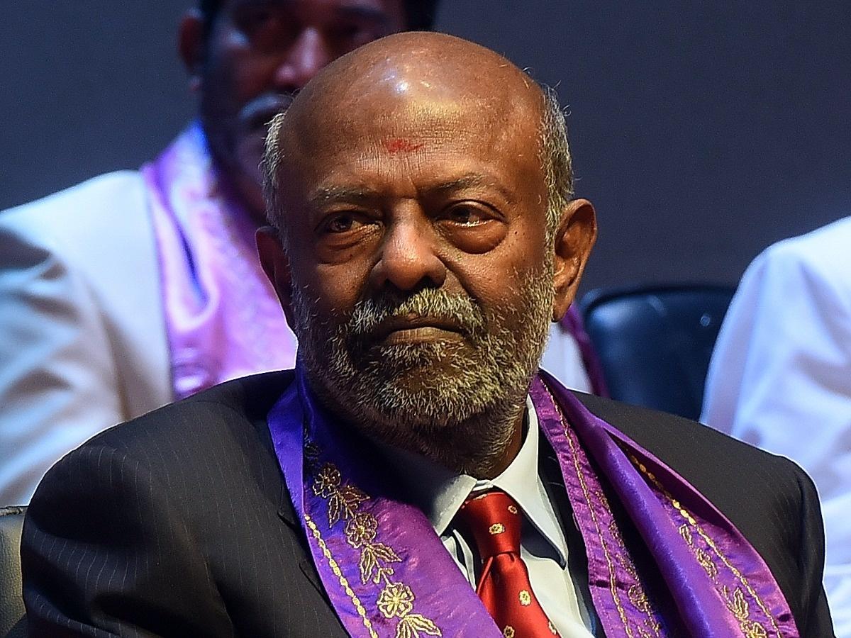 9-astonishing-facts-about-shiv-nadar