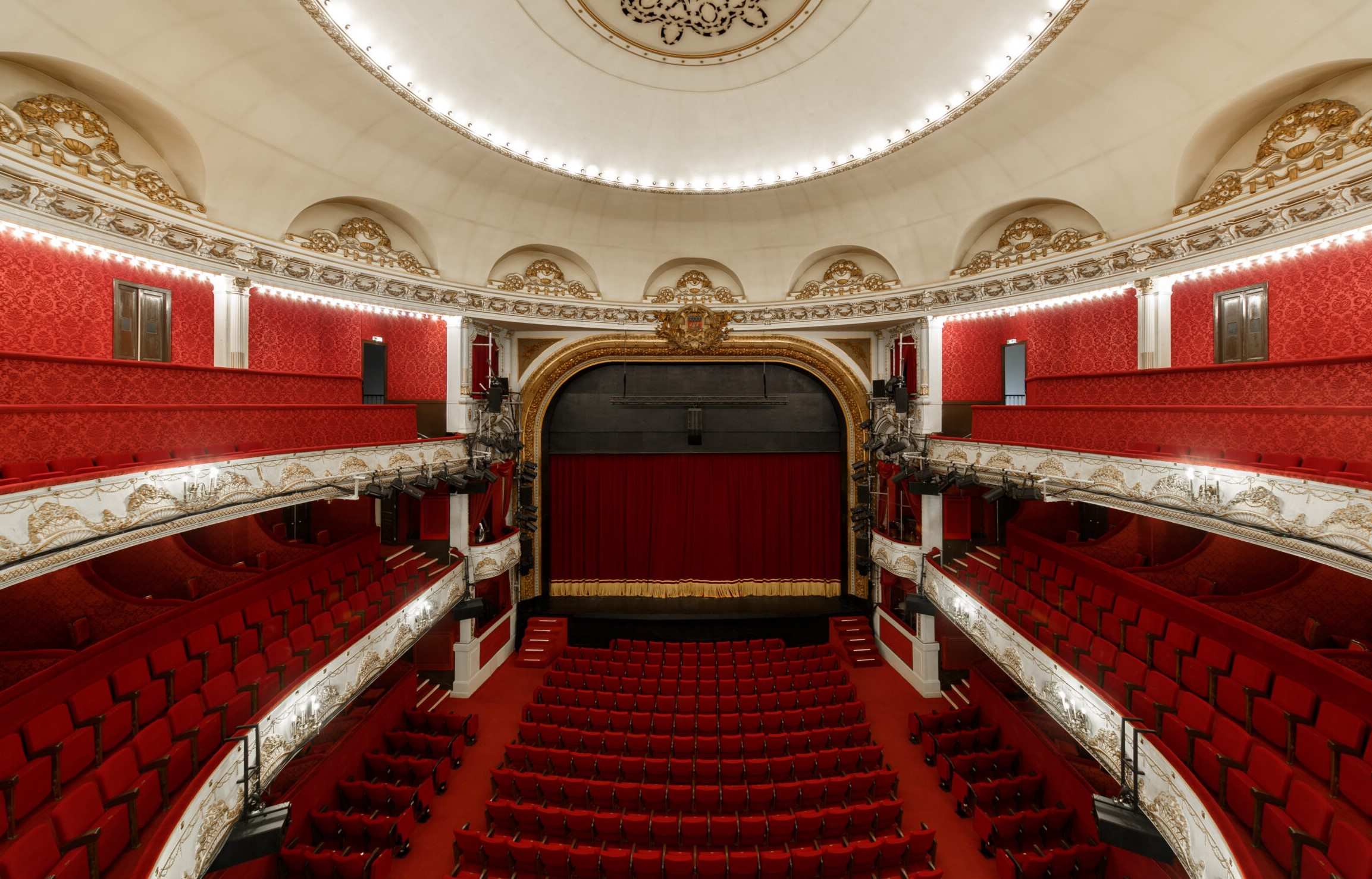 9-astonishing-facts-about-theatre-de-paris