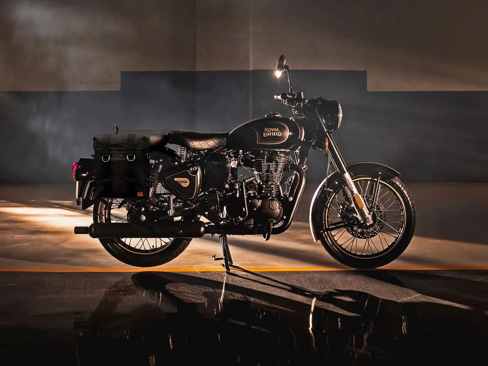 9-enigmatic-facts-about-royal-enfield-classic-500-tribute-black