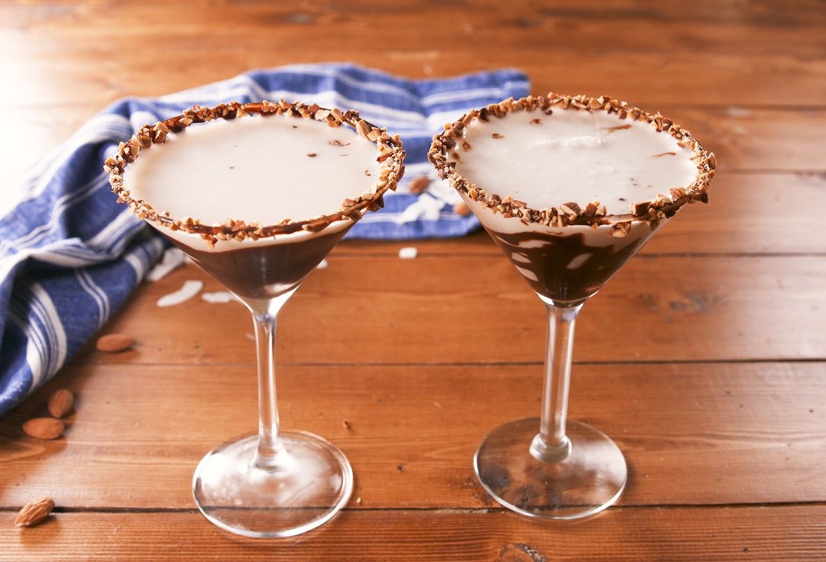 9-unbelievable-facts-about-almond-joy-martini