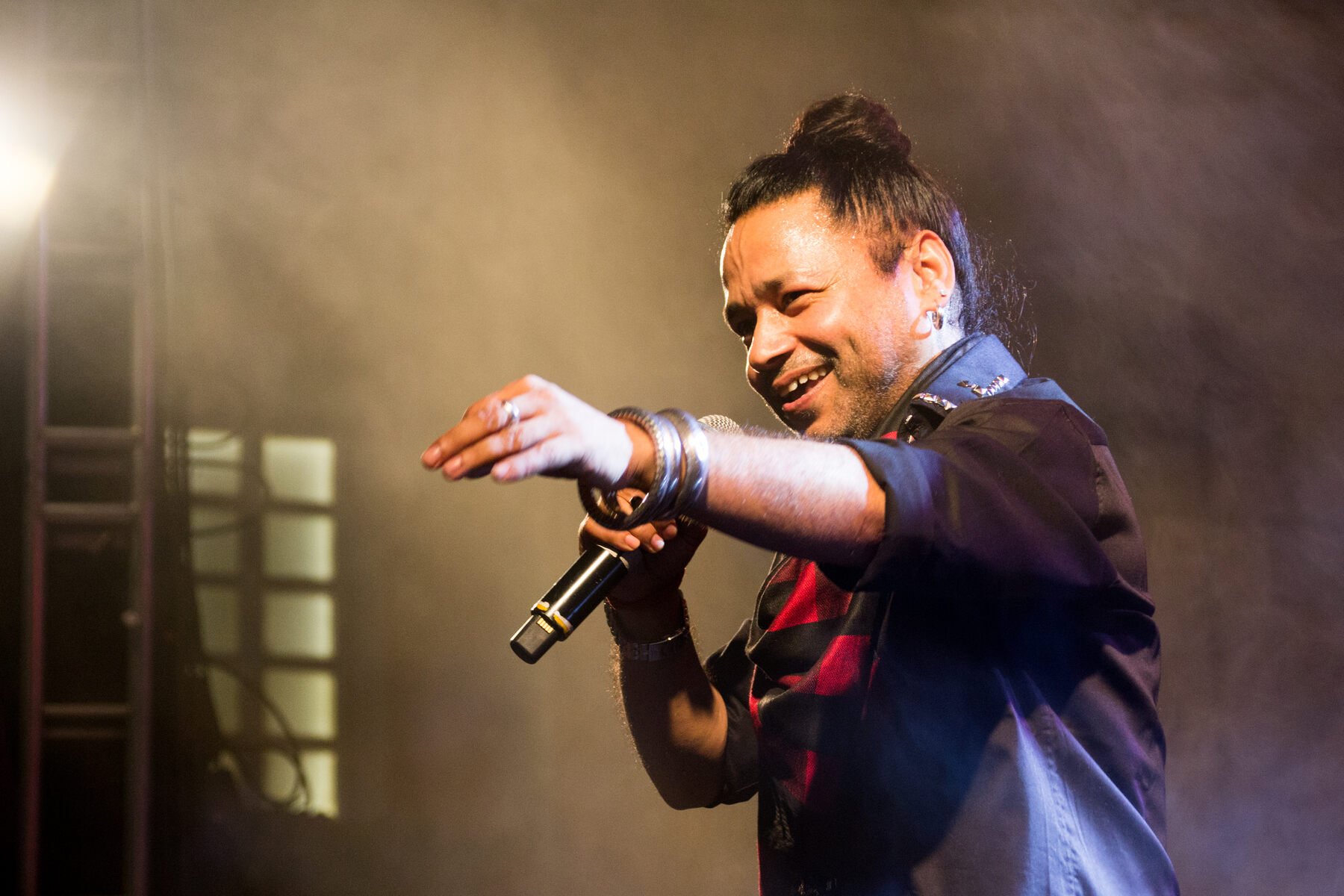 10-astounding-facts-about-kailash-kher