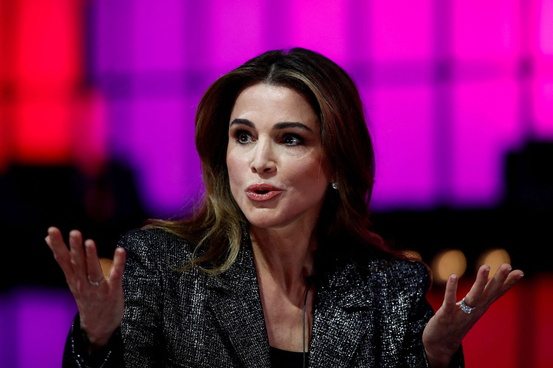 10-enigmatic-facts-about-queen-rania-of-jordan