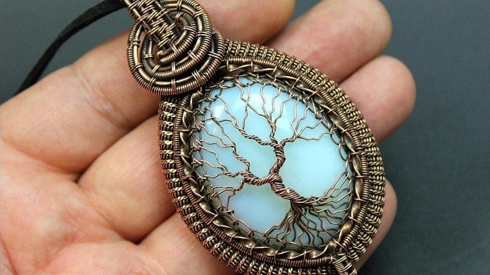 10-mind-blowing-facts-about-wire-wrapped-jewelry