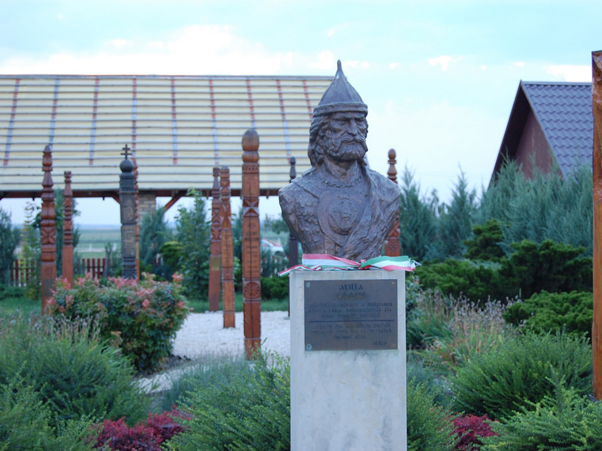 11-astonishing-facts-about-the-attila-the-hun-statue