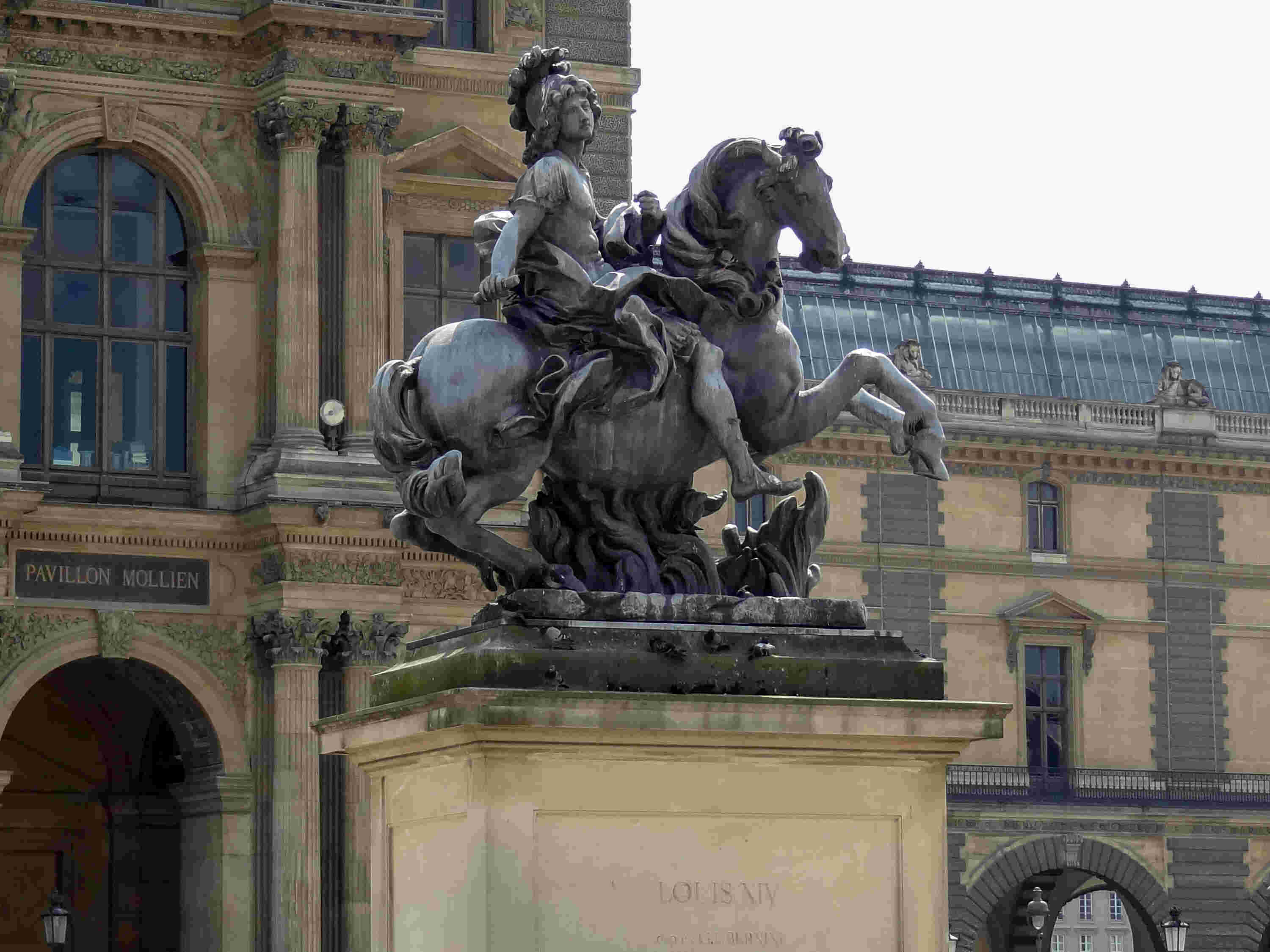 11-fascinating-facts-about-the-king-of-the-post-baroque-period-statue