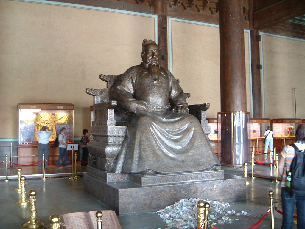 12-astounding-facts-about-the-emperor-of-the-ming-dynasty-statue