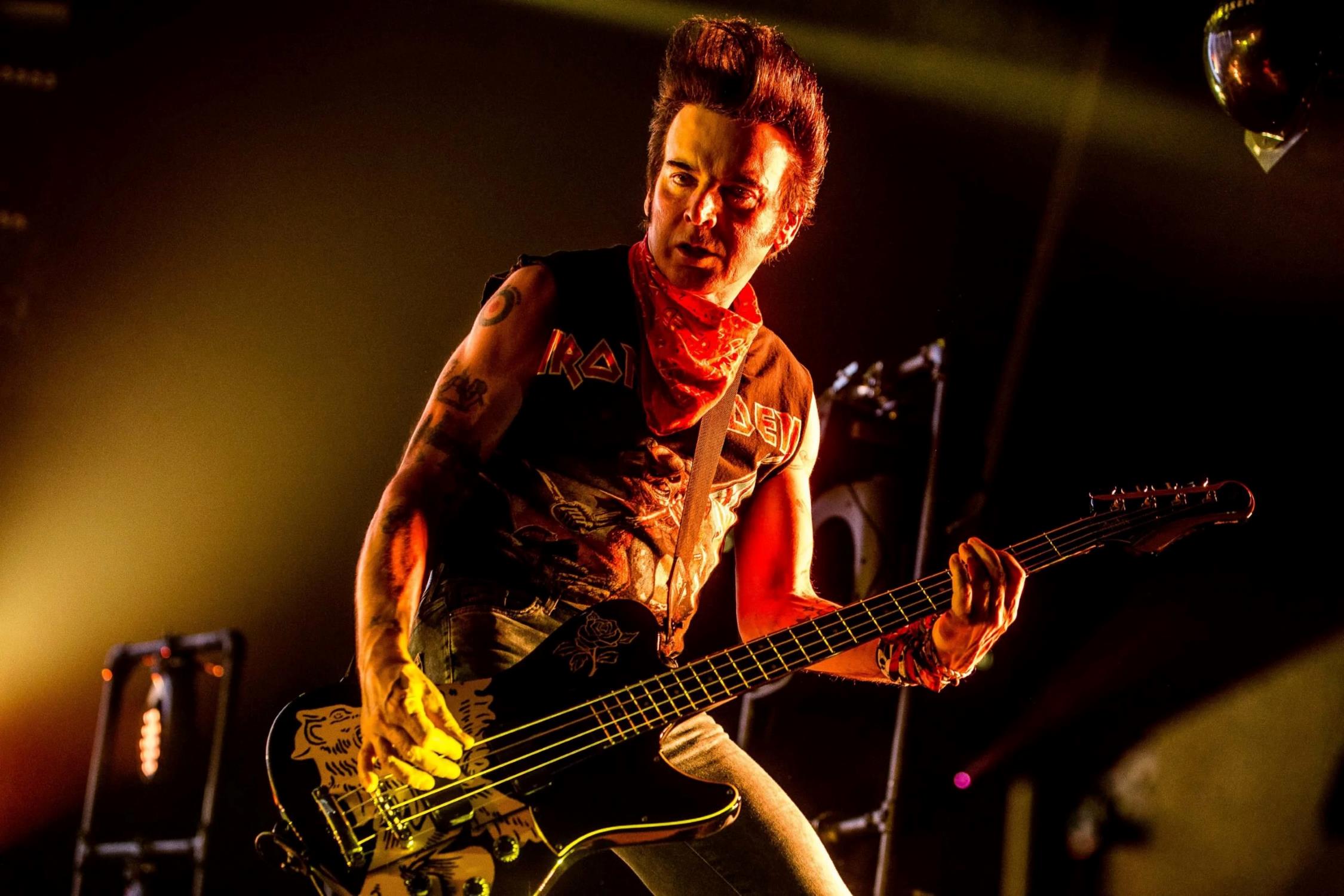 14-astounding-facts-about-simon-gallup