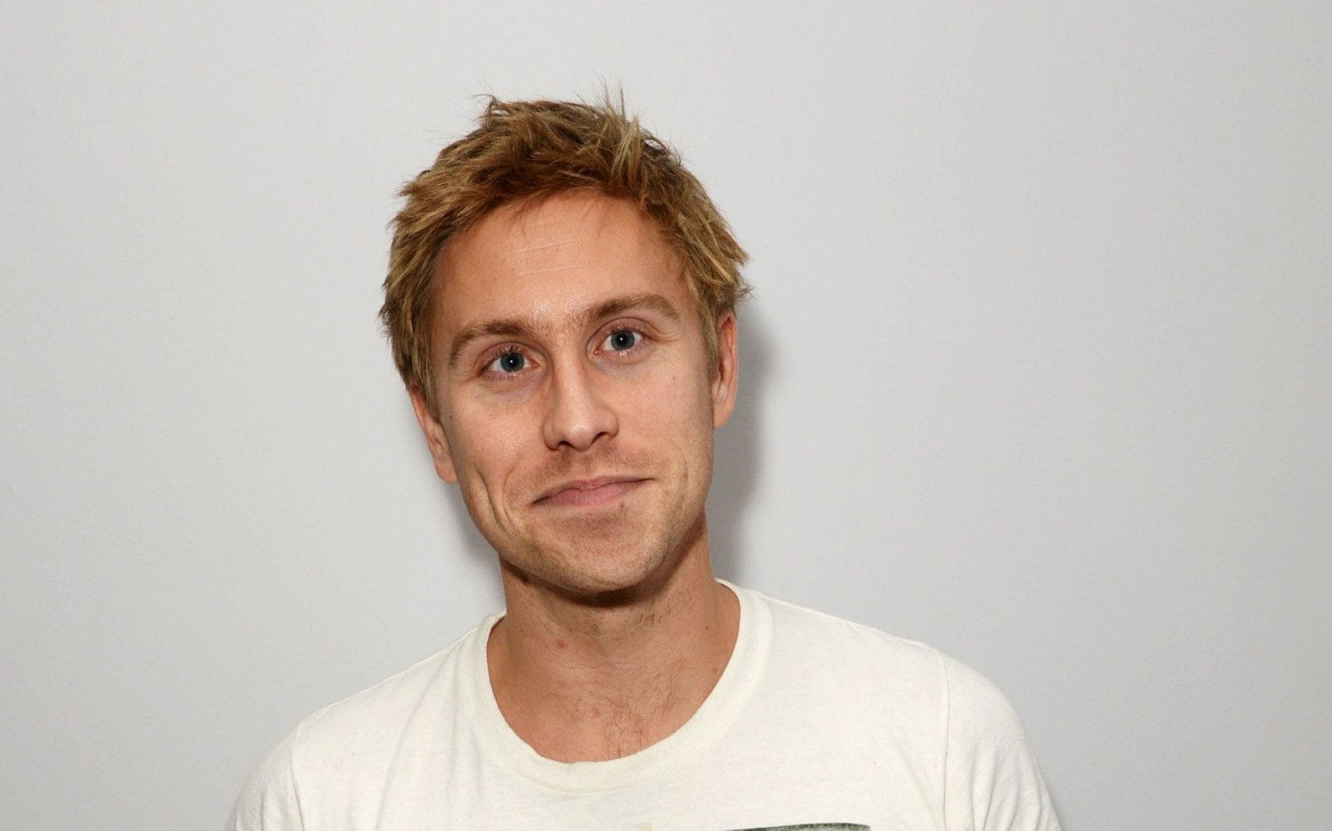 14-captivating-facts-about-russell-howard