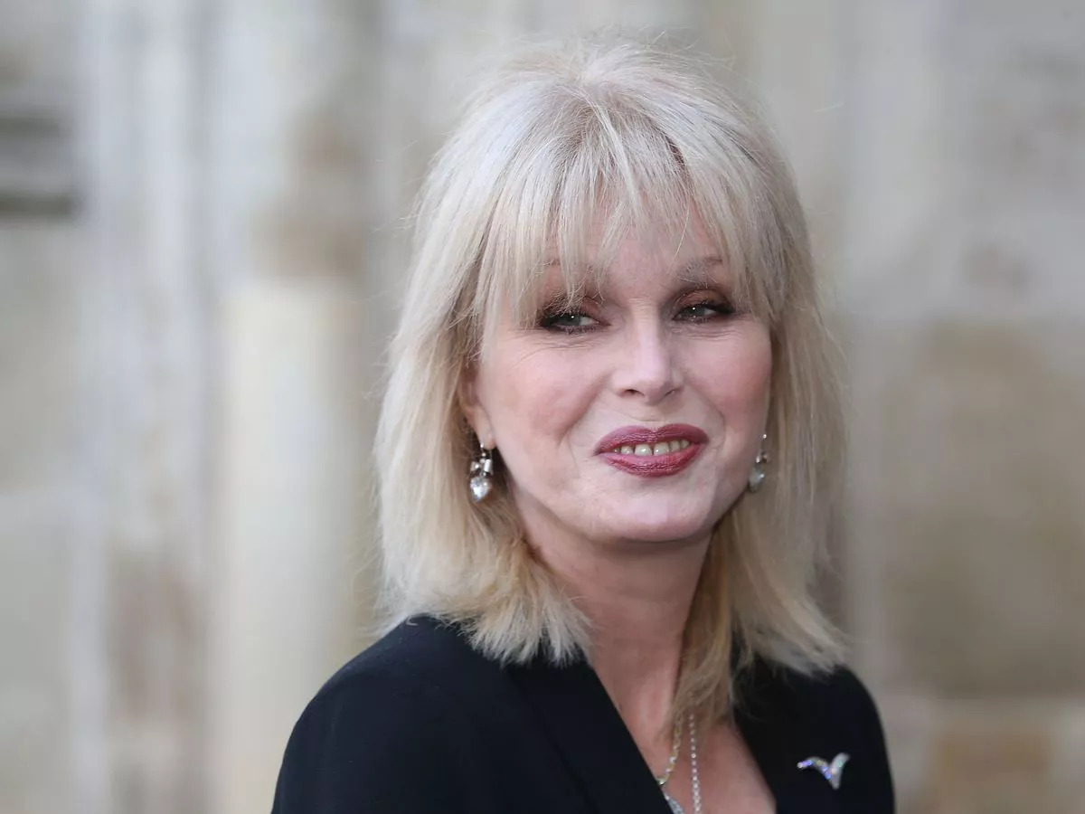 14-enigmatic-facts-about-joanna-lumley