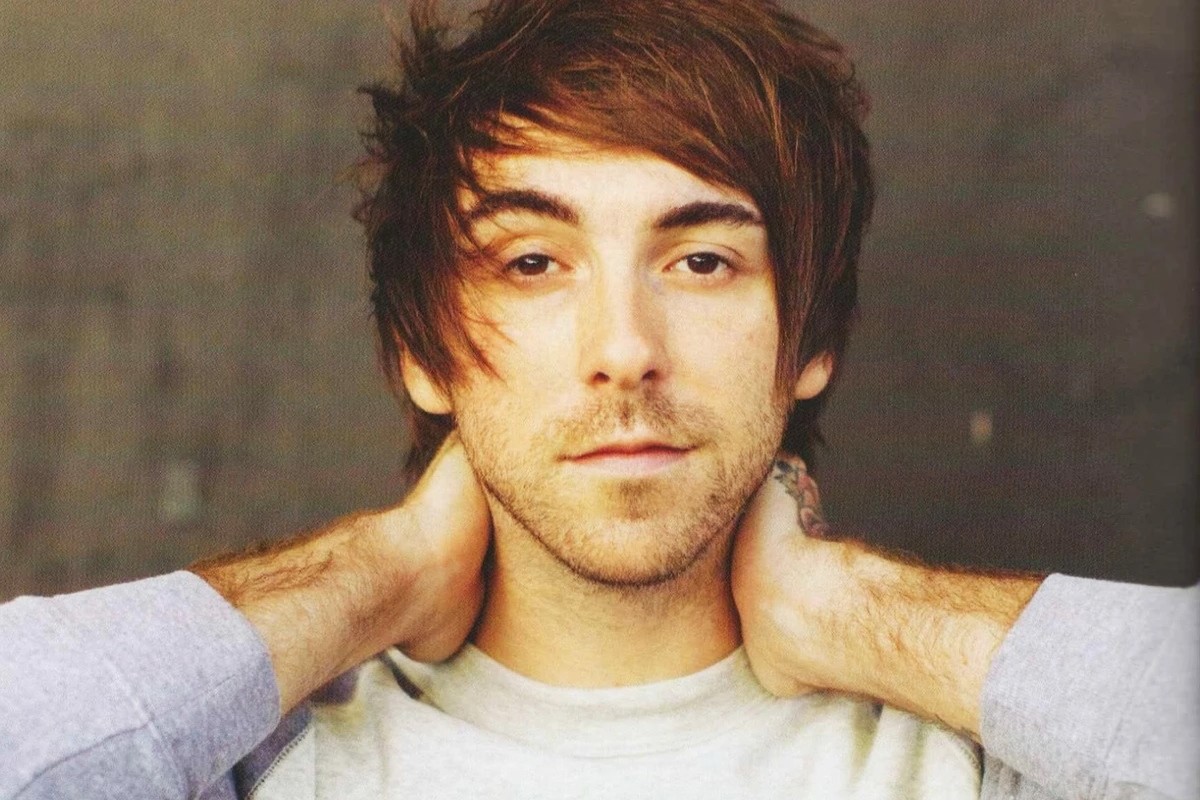 15-astounding-facts-about-alex-gaskarth