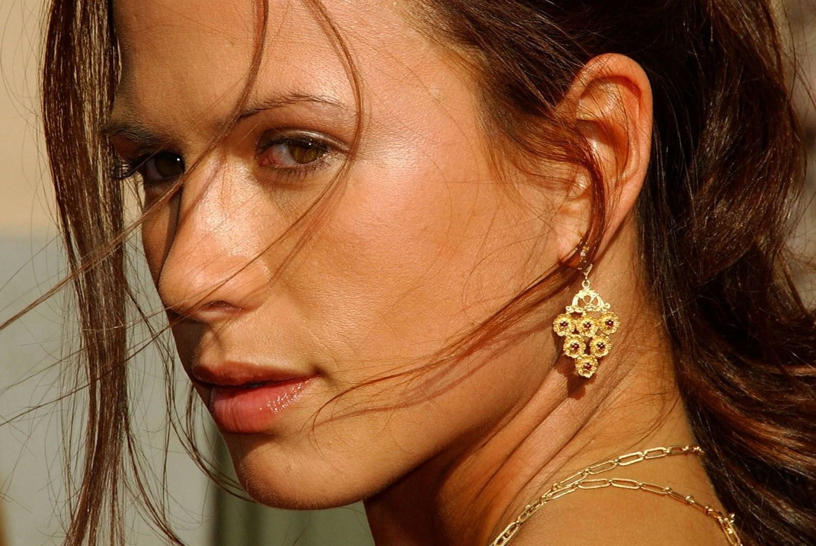 15-enigmatic-facts-about-rhona-mitra