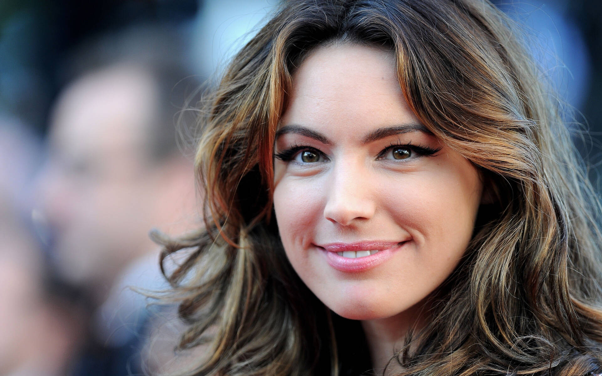 15 Extraordinary Facts About Kelly Brook - Facts.net