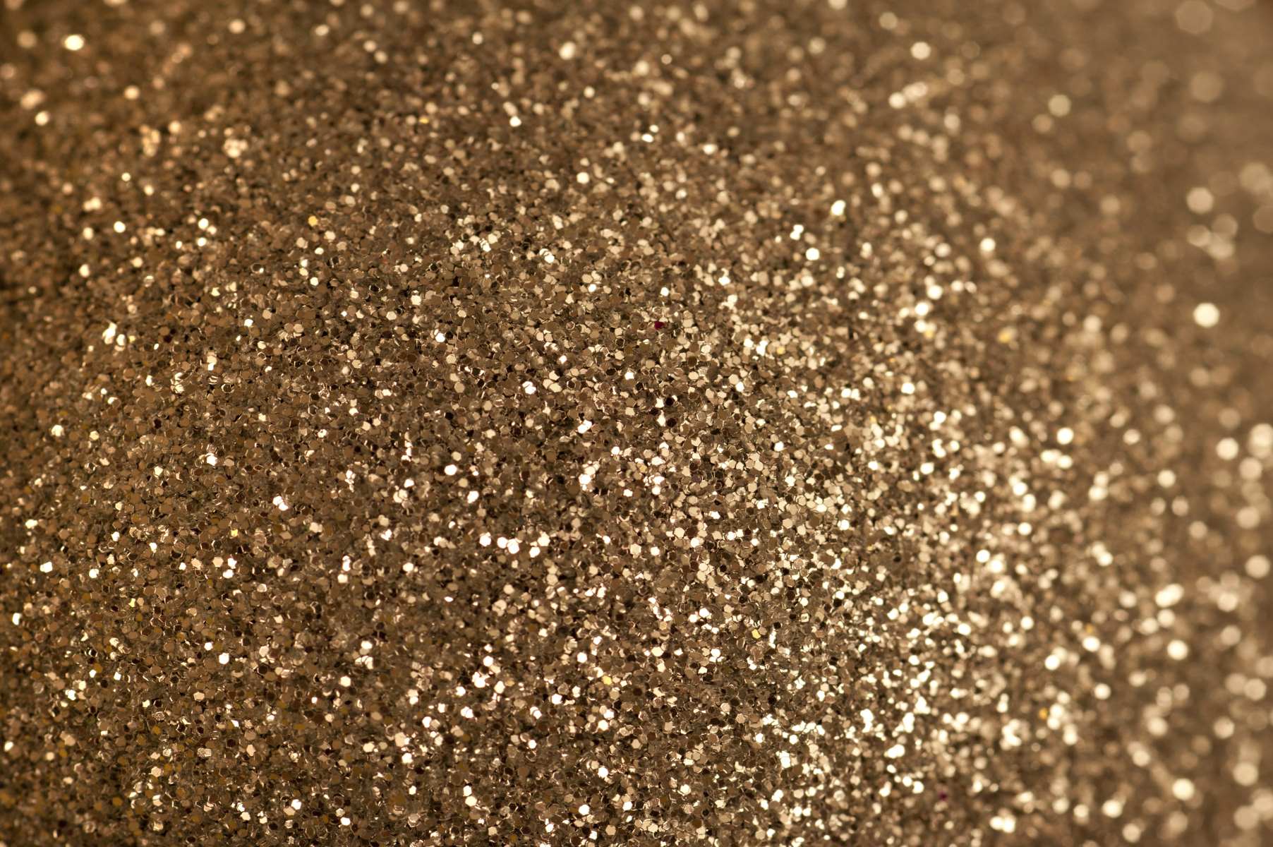 15-intriguing-facts-about-gold-glitter