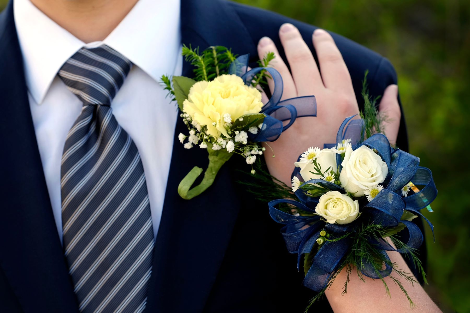 15-surprising-facts-about-corsage-for-prom