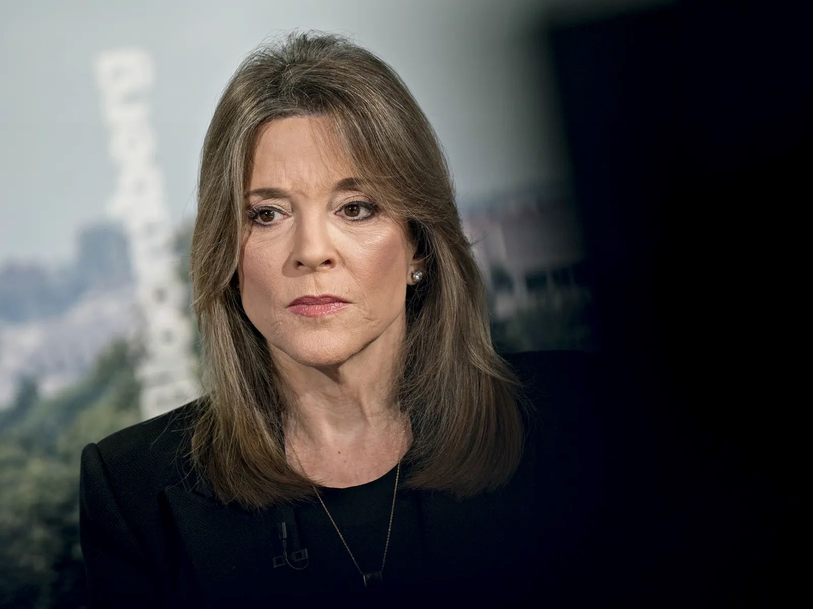 16-astonishing-facts-about-marianne-williamson