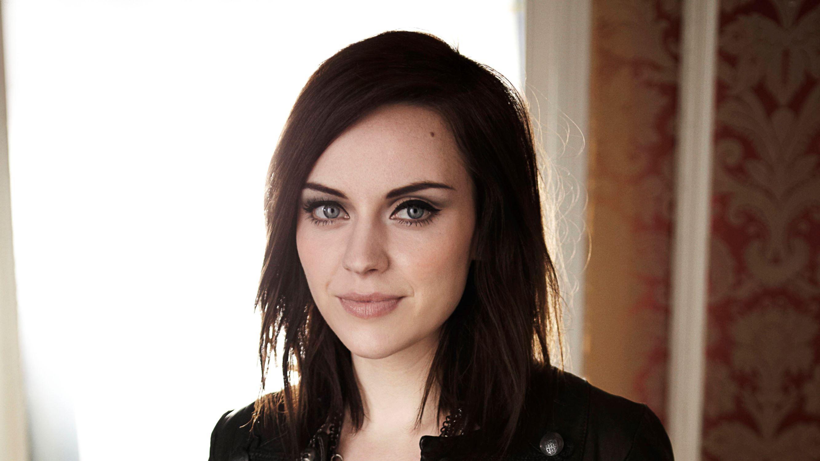 16 Captivating Facts About Amy Macdonald