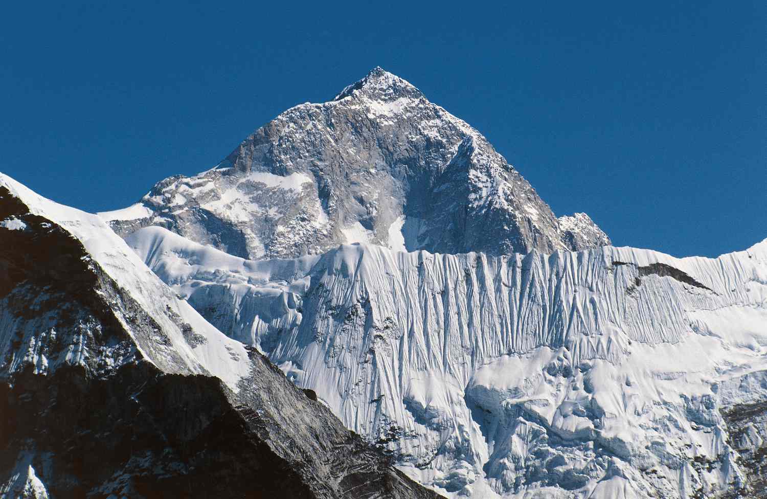 16-enigmatic-facts-about-mount-makalu