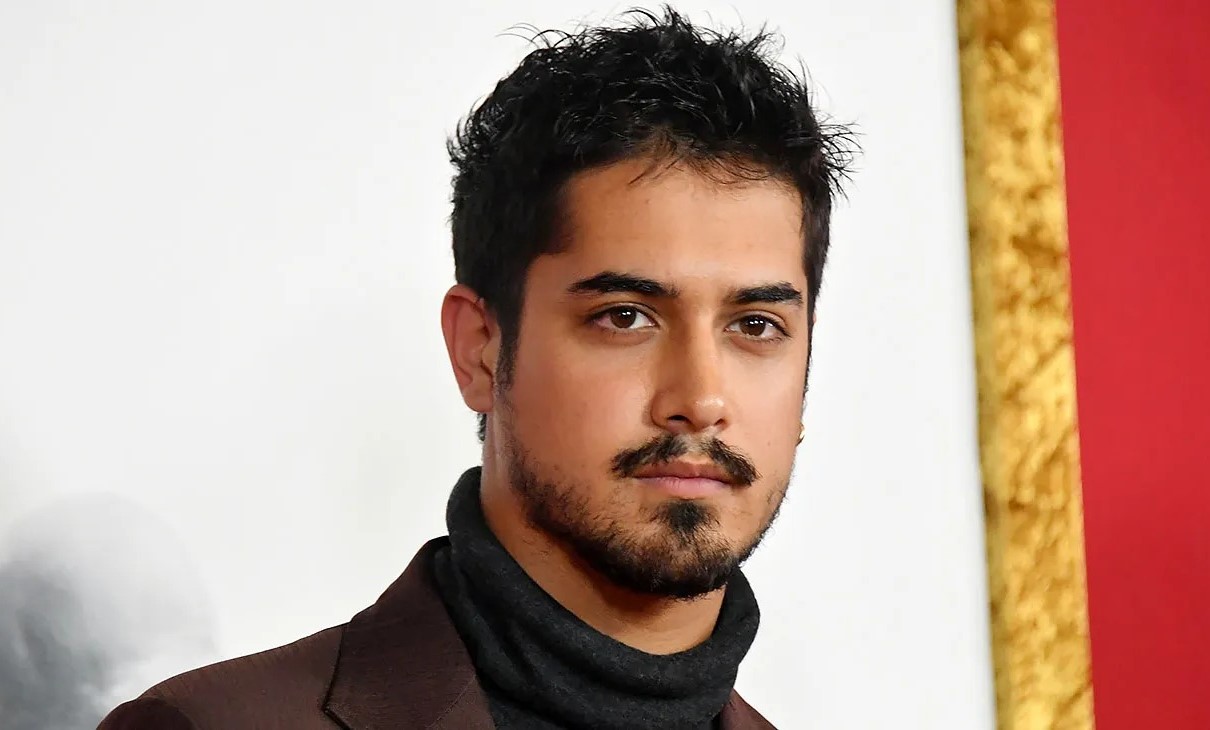17-captivating-facts-about-avan-jogia