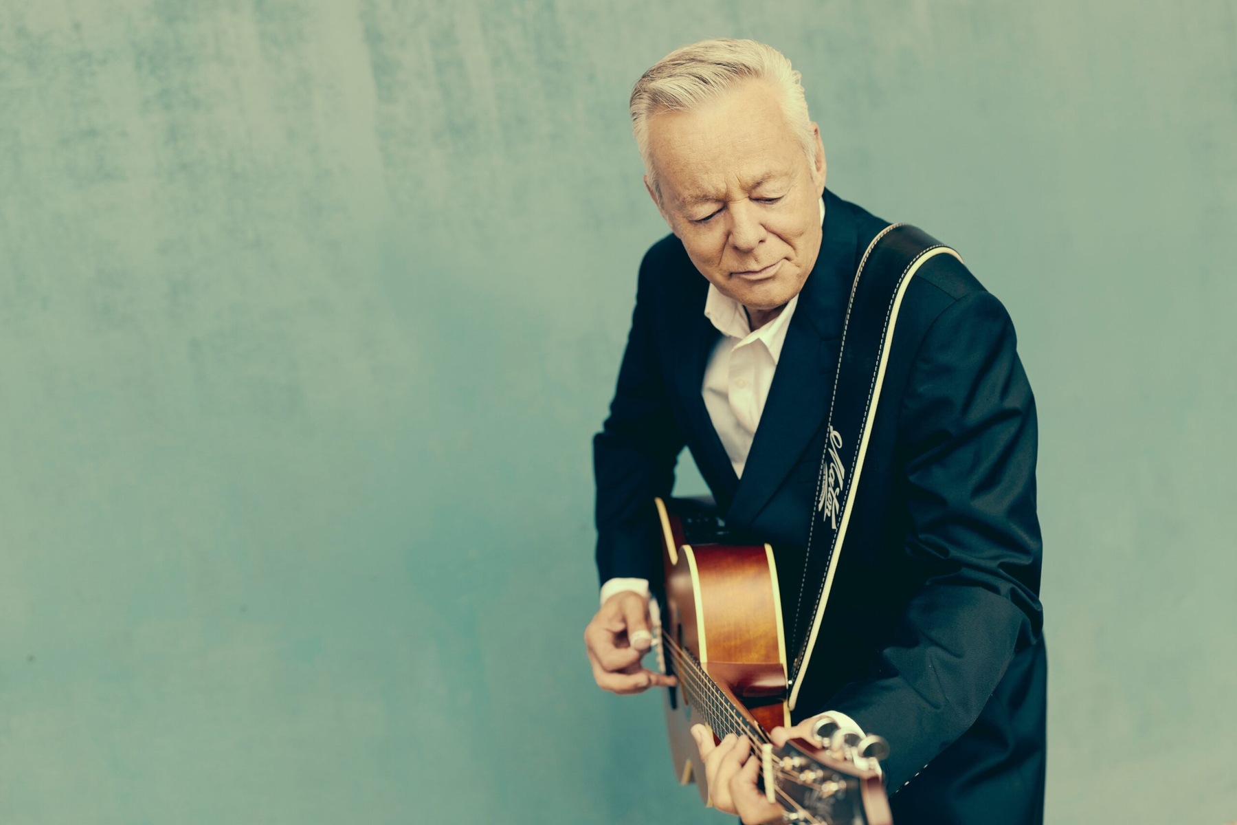 17-intriguing-facts-about-tommy-emmanuel