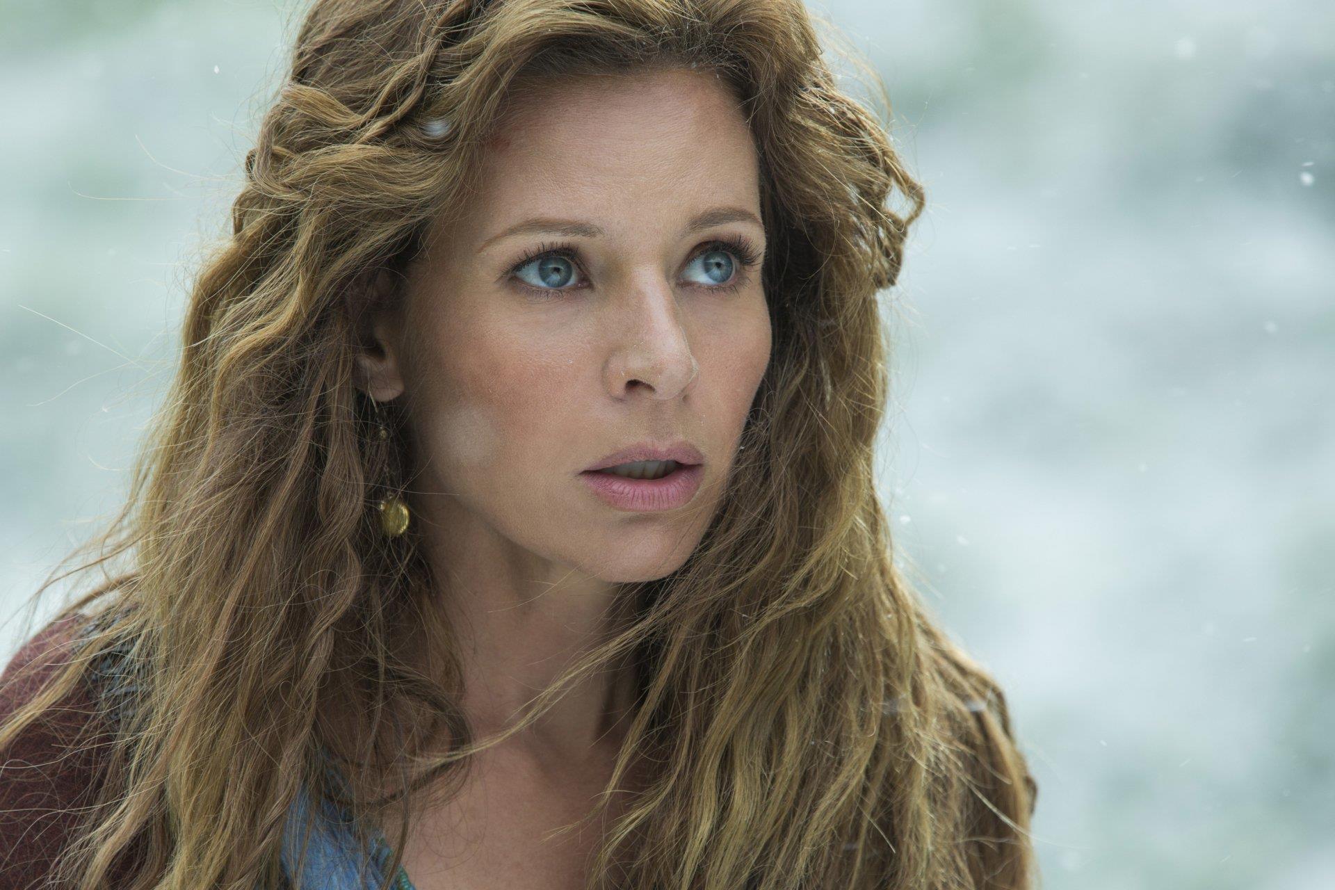 18-astounding-facts-about-jessalyn-gilsig