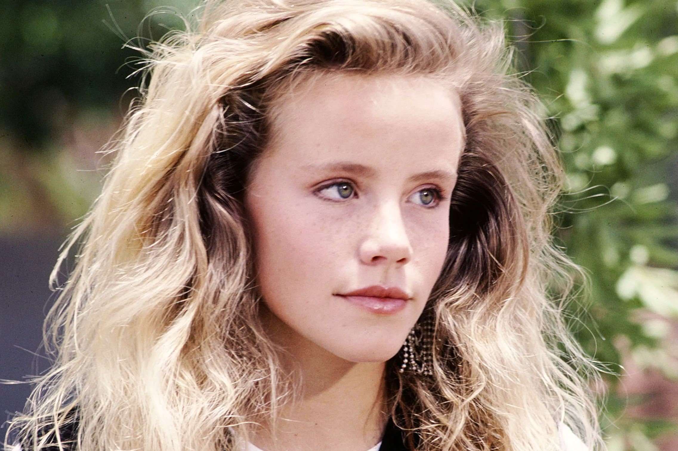18-enigmatic-facts-about-amanda-peterson