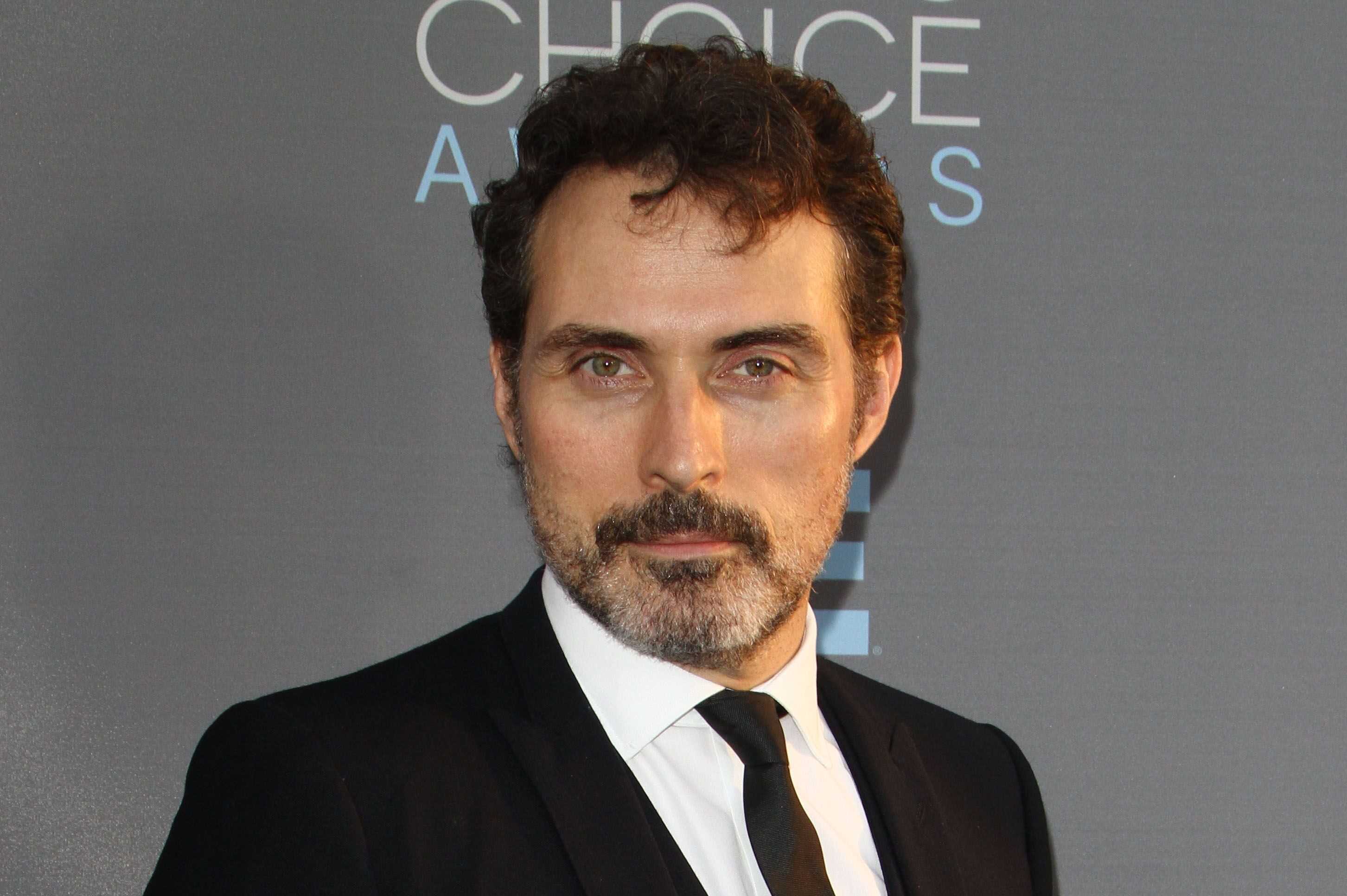 18-extraordinary-facts-about-rufus-sewell