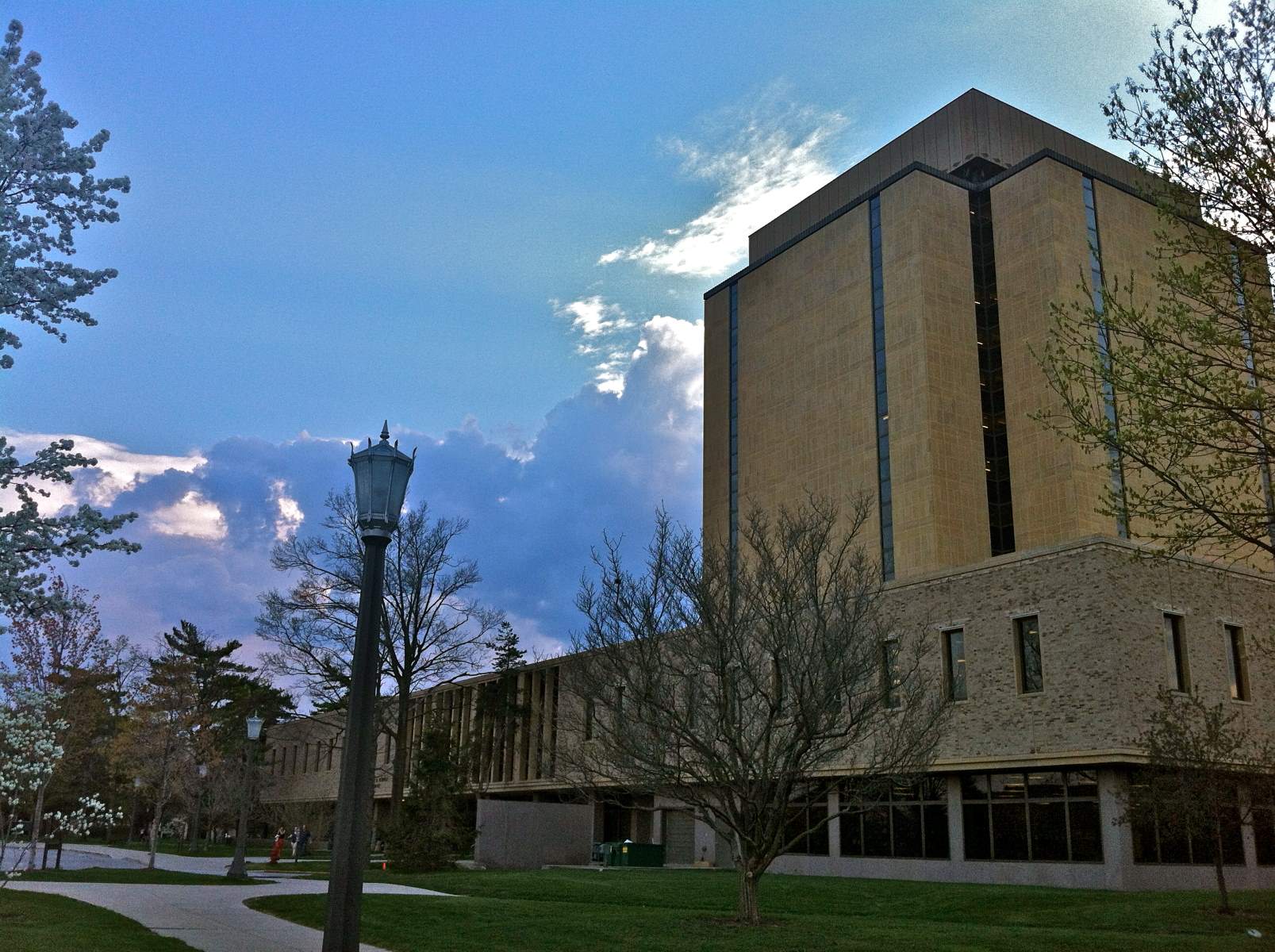 18-mind-blowing-facts-about-hesburgh-libraries
