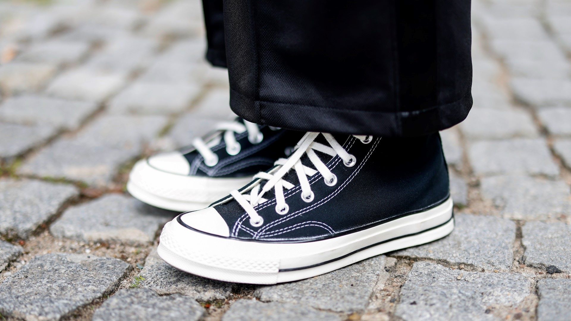 18-surprising-facts-about-black-sneakers