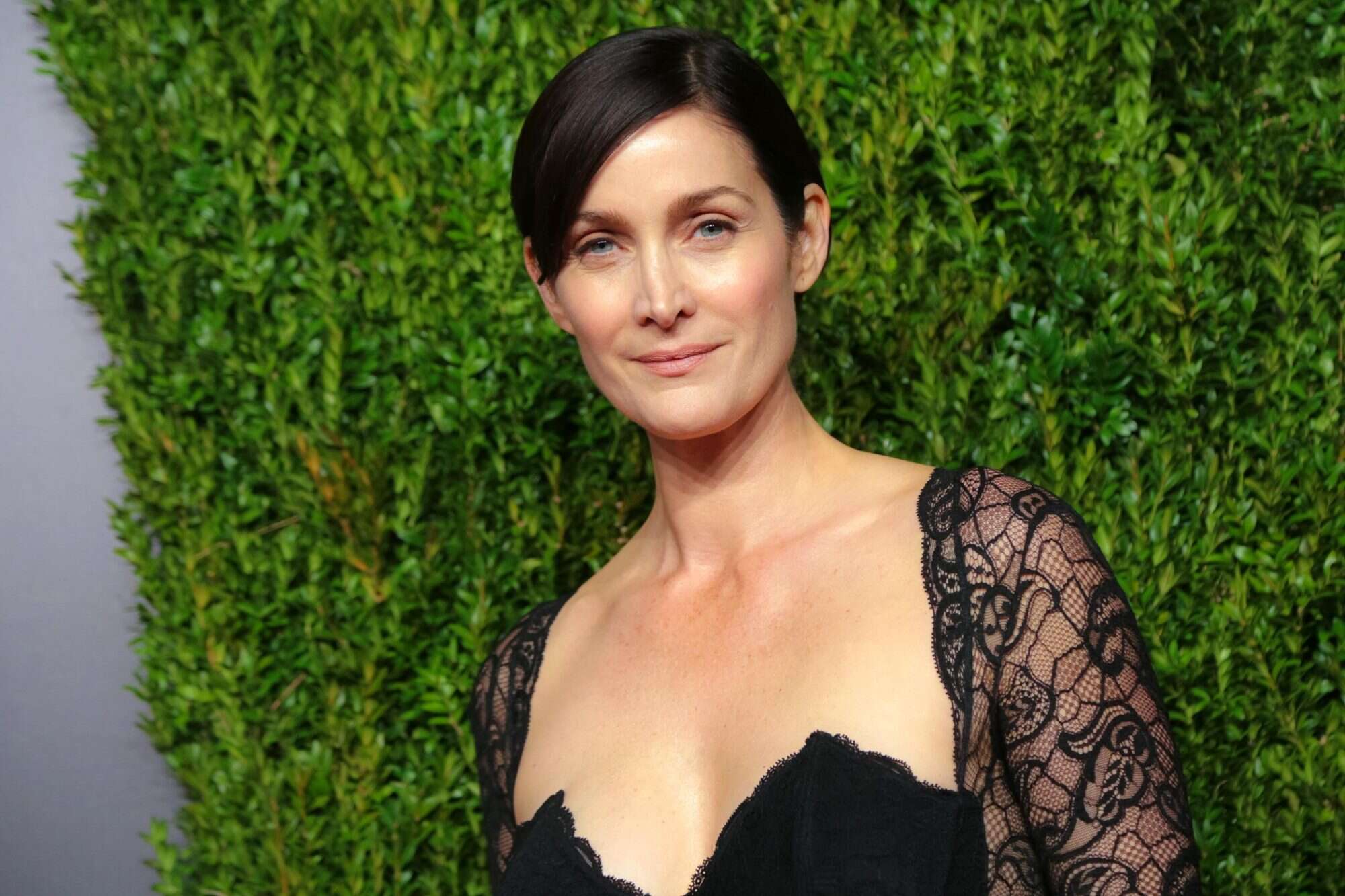 19-intriguing-facts-about-carrie-anne-moss