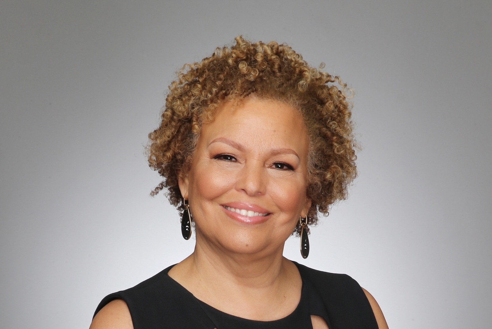 20-astonishing-facts-about-debra-lee