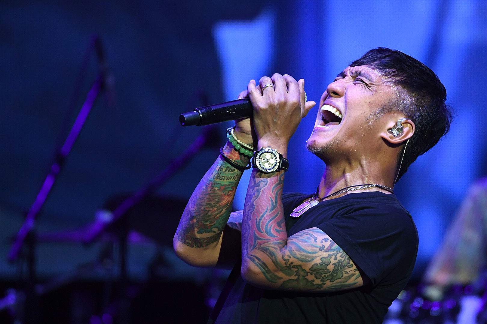 20-astounding-facts-about-arnel-pineda