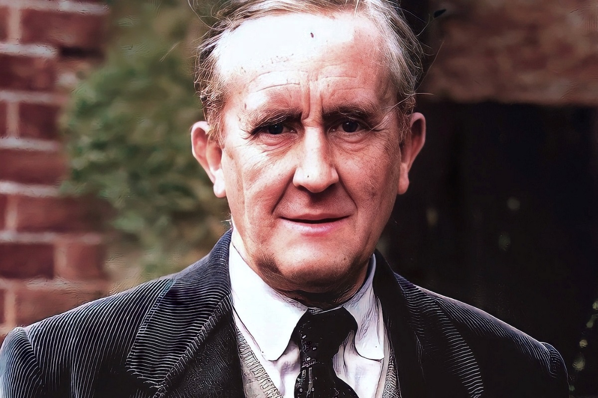 20-astounding-facts-about-j-r-r-tolkien