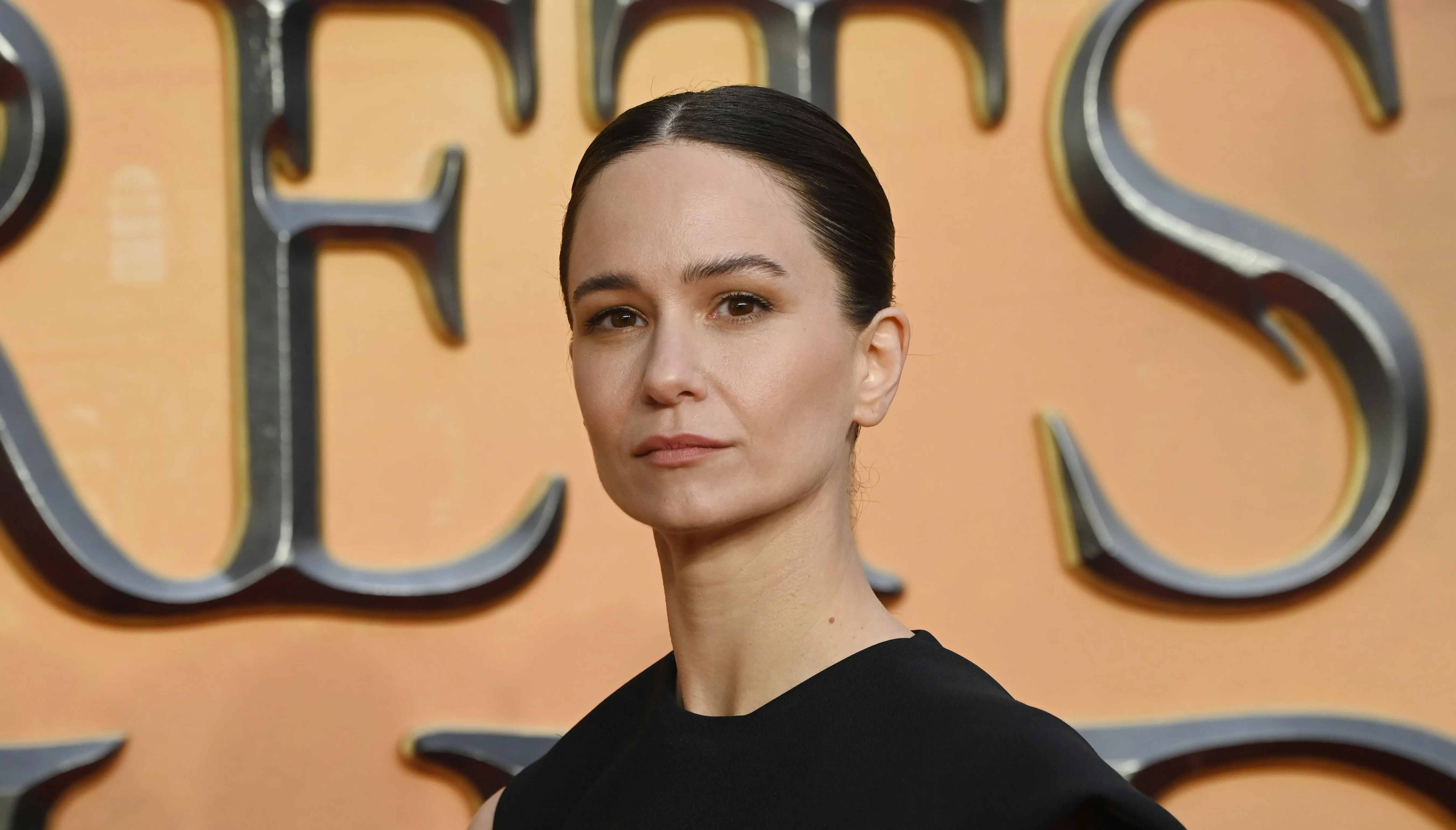 20-astounding-facts-about-katherine-waterston