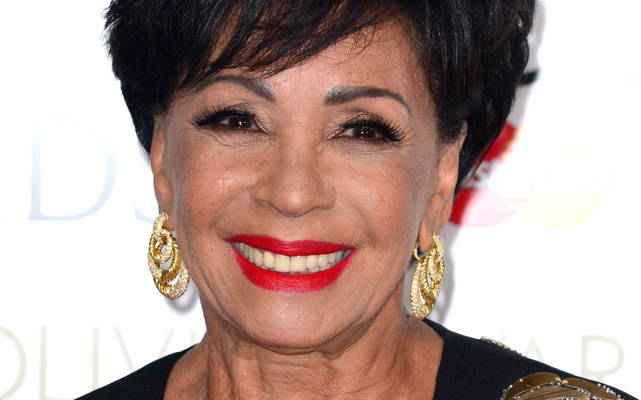 20-astounding-facts-about-shirley-bassey