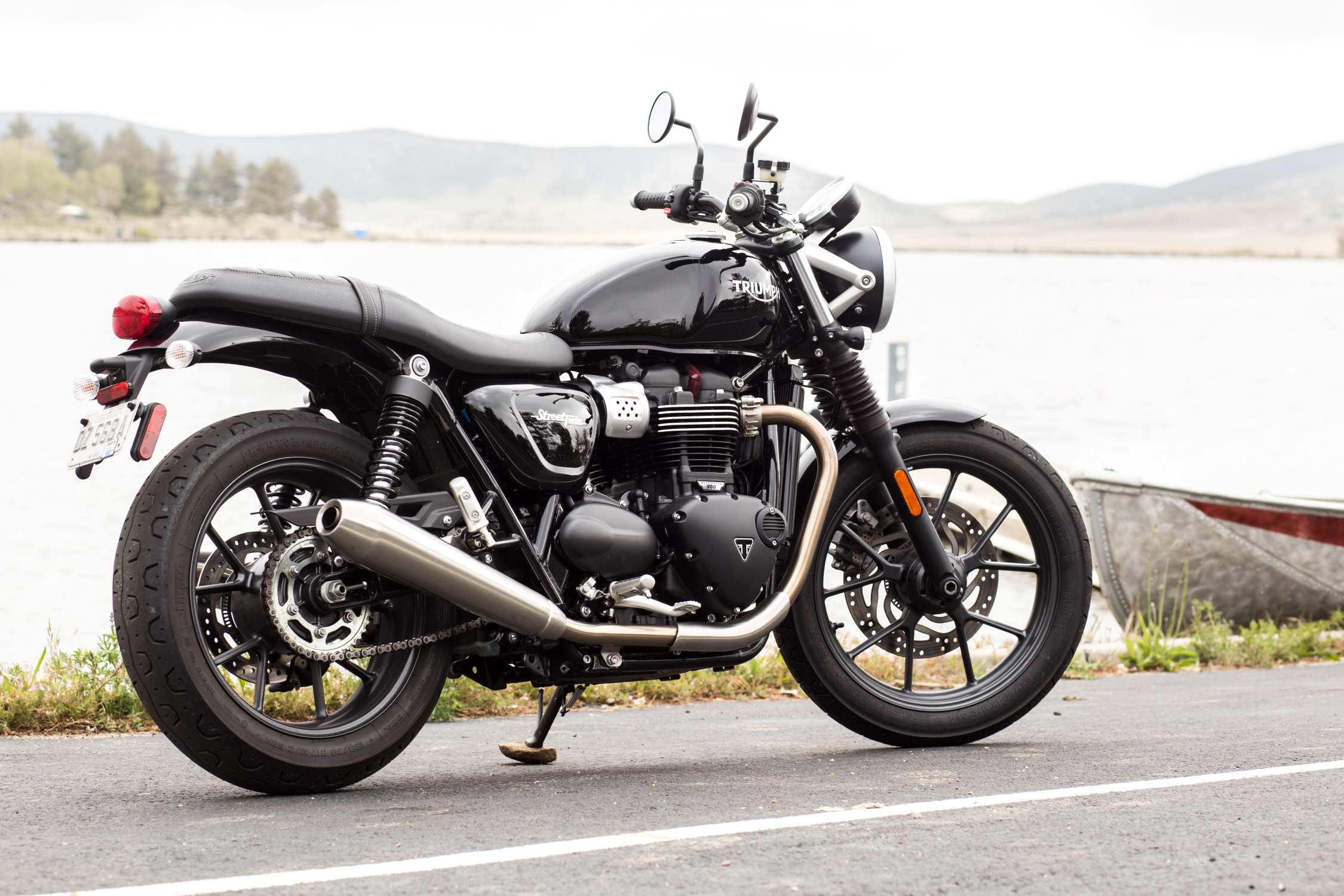 20-extraordinary-facts-about-triumph-street-twin