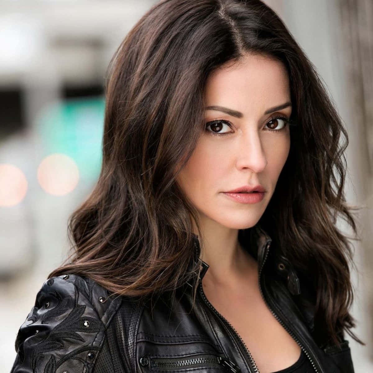 21-extraordinary-facts-about-emmanuelle-vaugier
