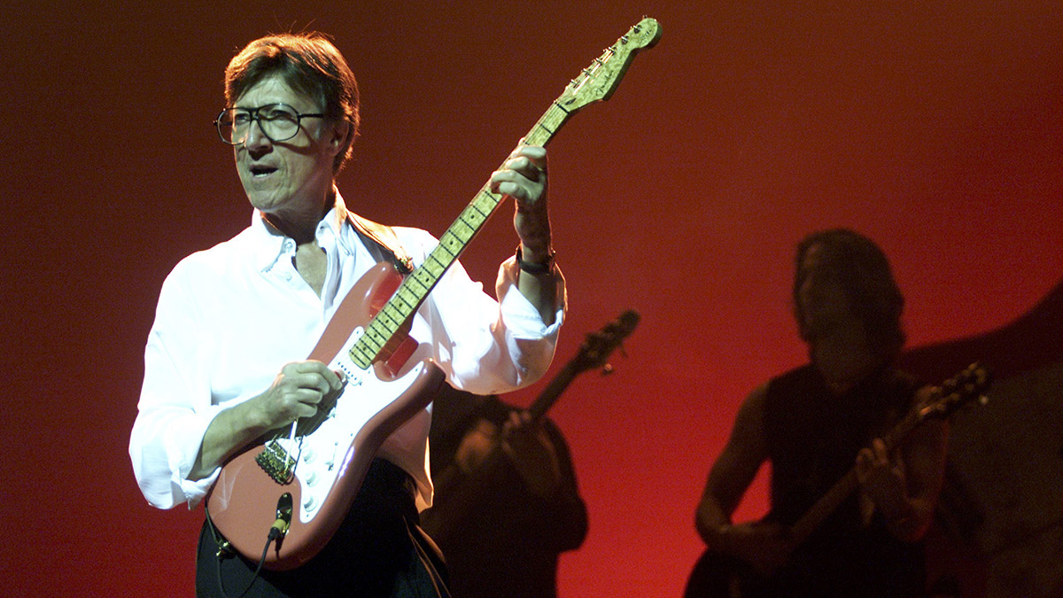 22-fascinating-facts-about-hank-marvin