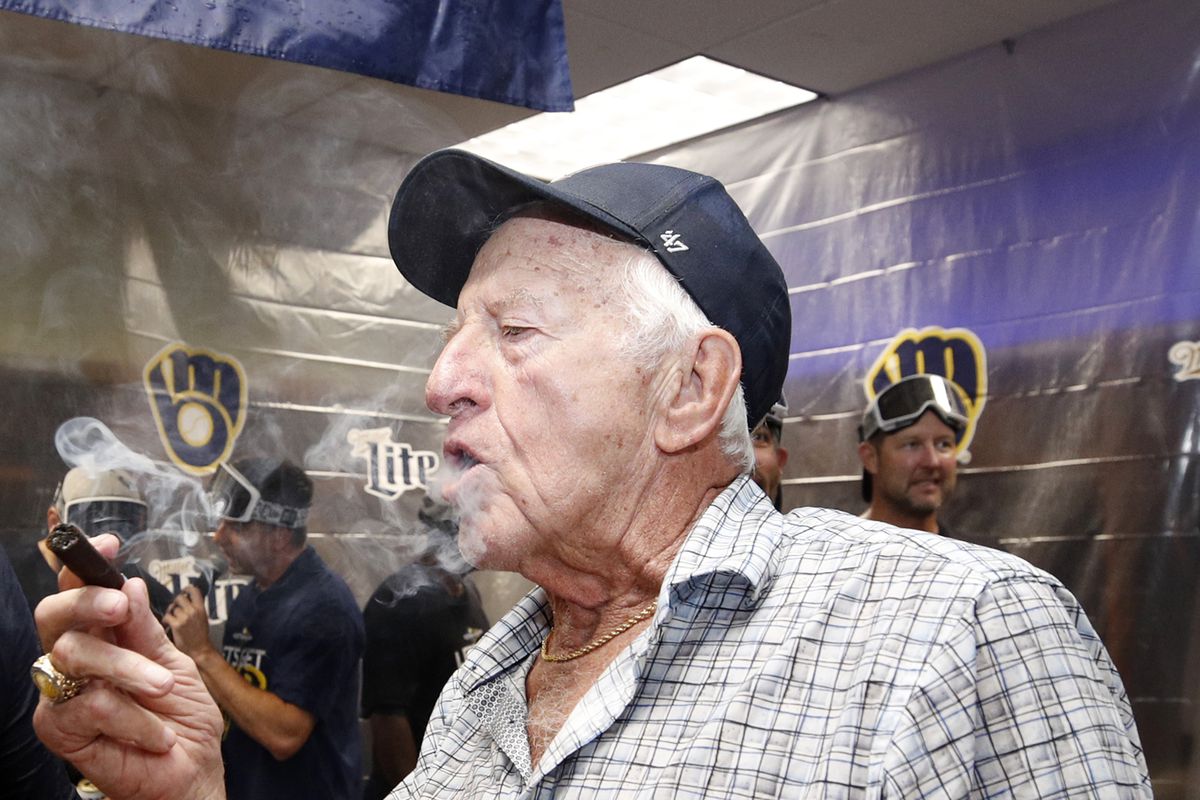 Bob Uecker's radio career with Brewers has spanned manager's life