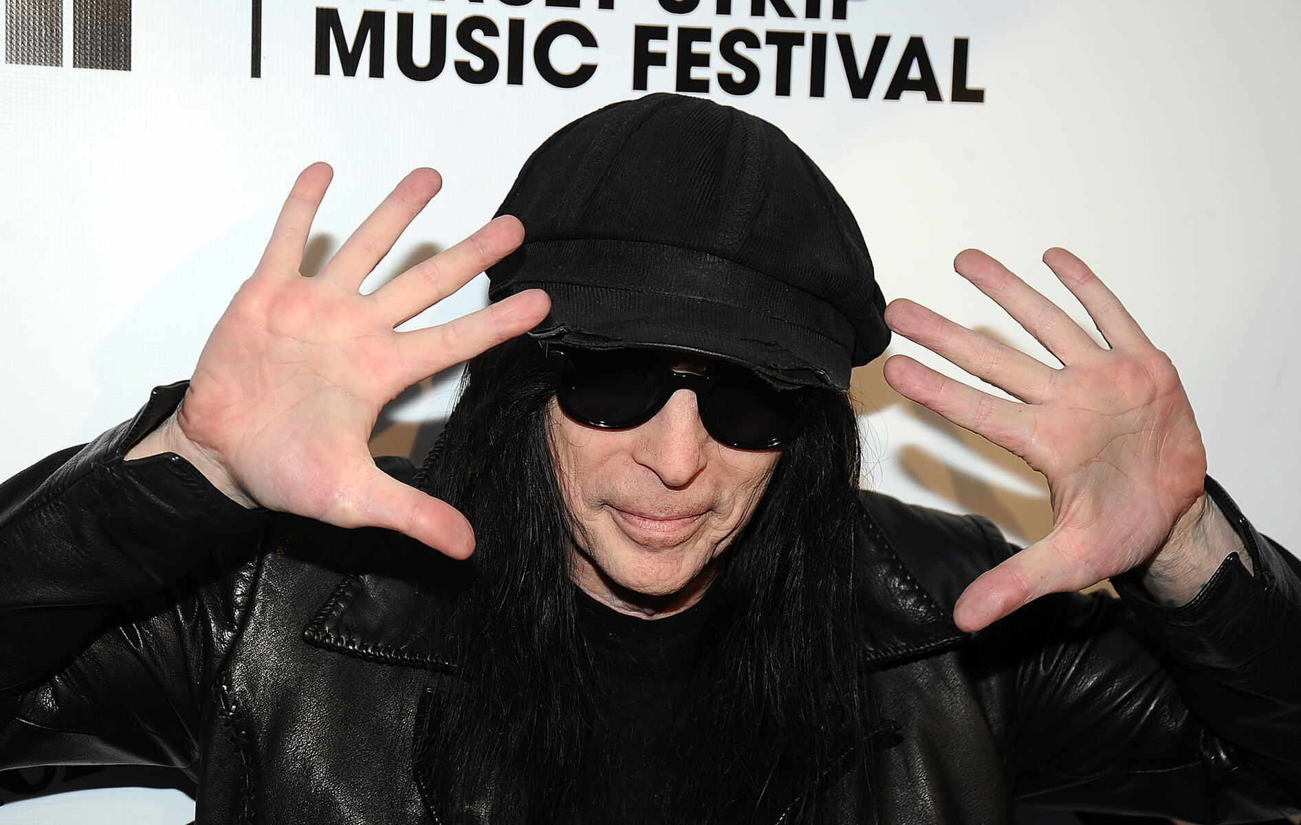 24-mind-blowing-facts-about-mick-mars