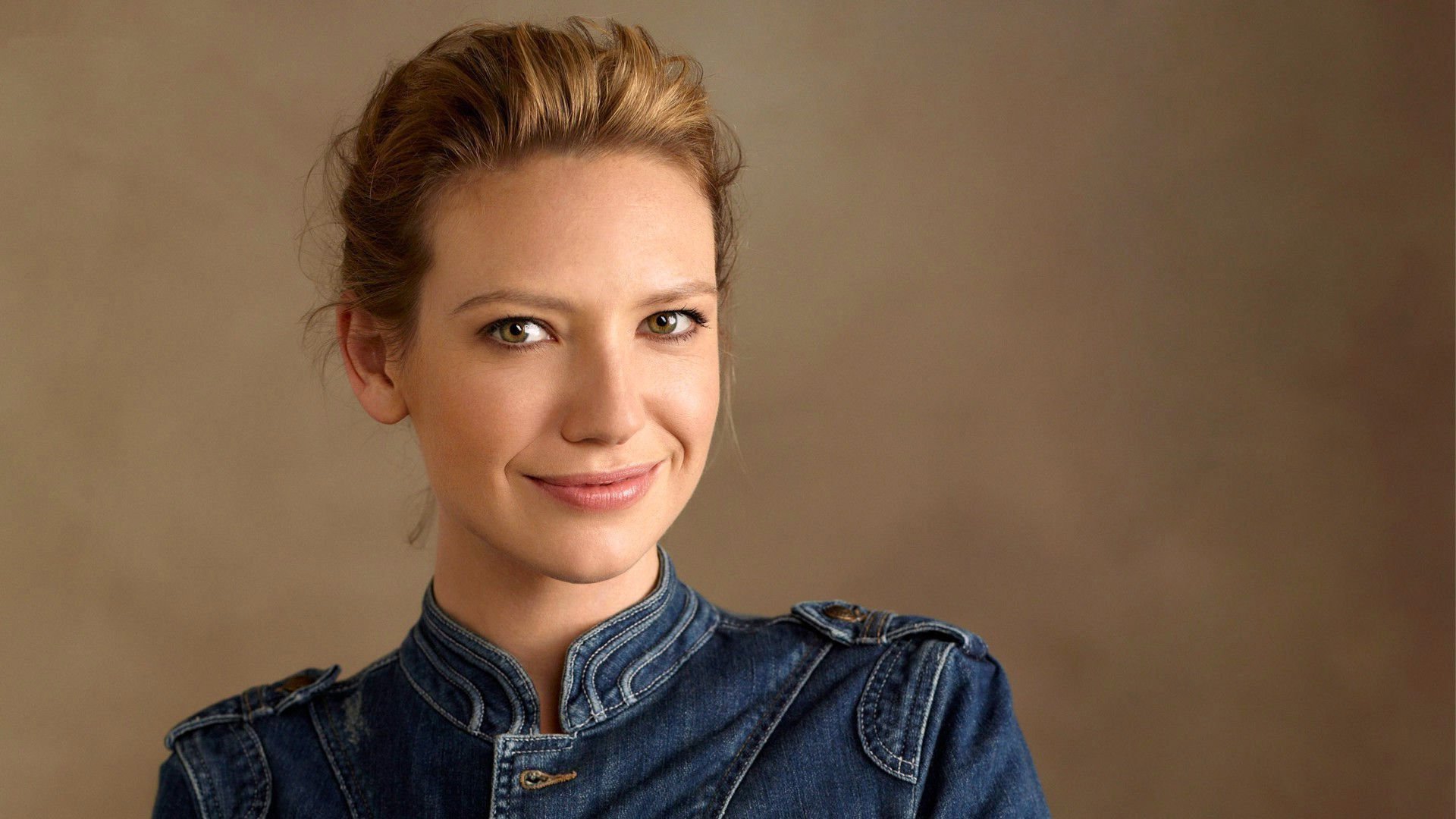 24-surprising-facts-about-anna-torv