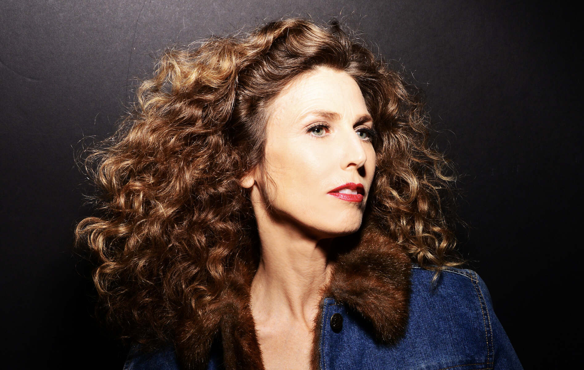 25-extraordinary-facts-about-sophie-b-hawkins