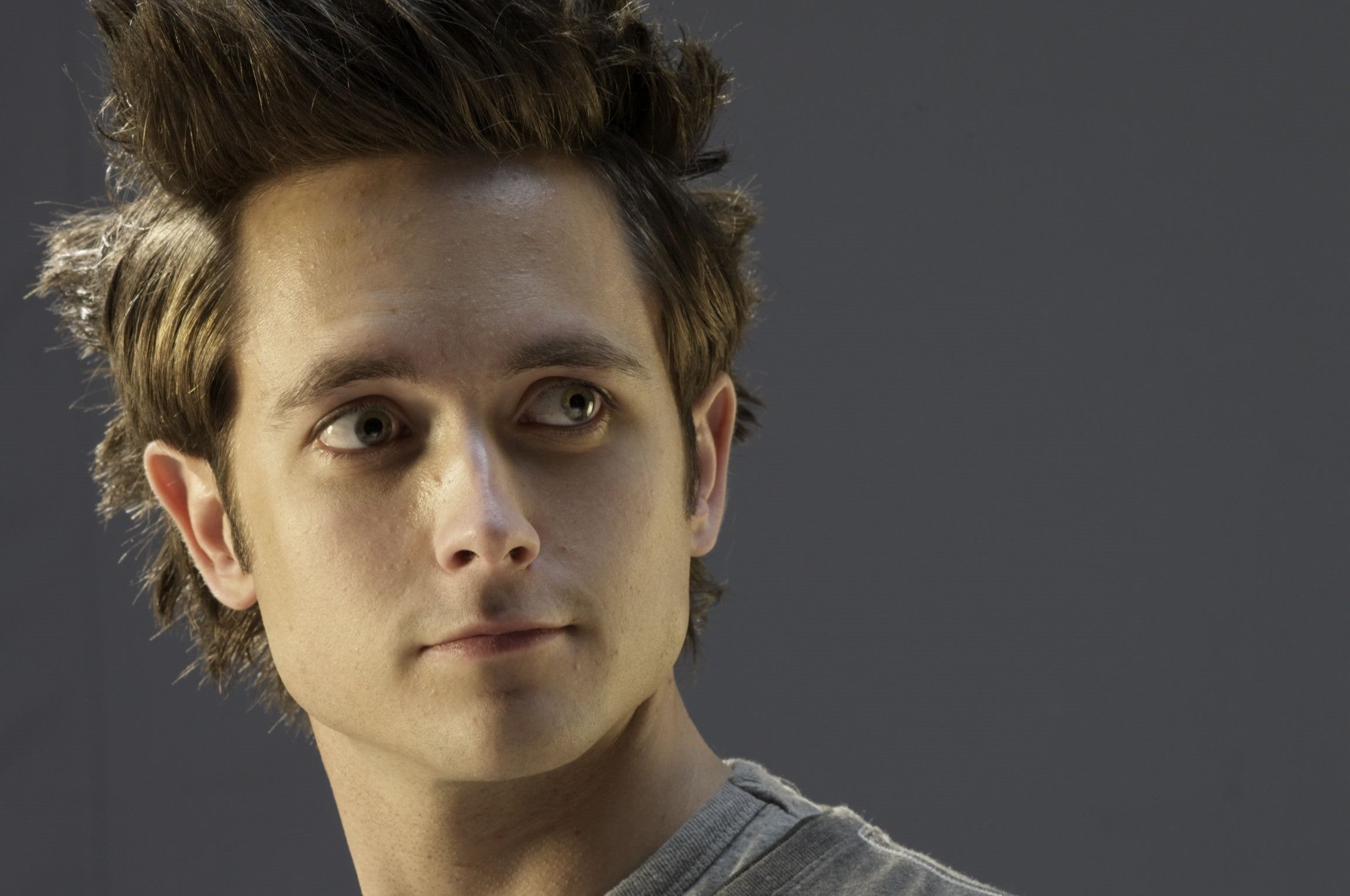 Justin Chatwin Pictures and Photos